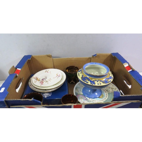 428 - ELEVEN ASSORTED PLATES AND FIVE COPPER LUSTRE ITEMS