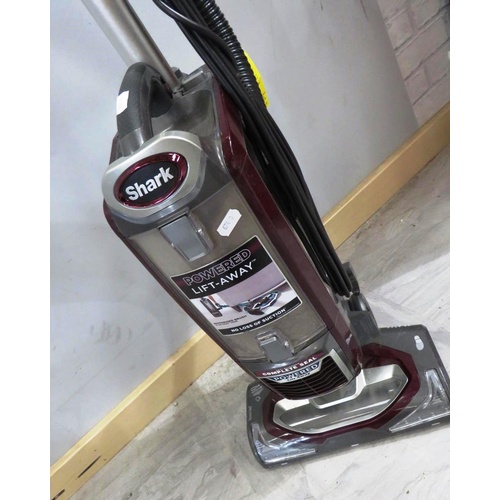 450 - SHARK HOOVER IN WORKING ORDER