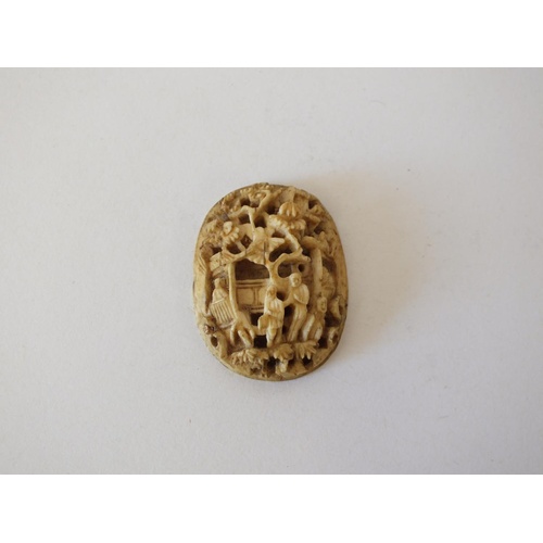 193 - ANTIQUE CARVED BONE CABACHON 40 x 30mm