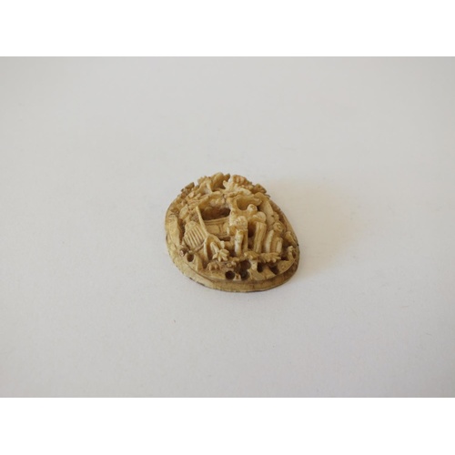 193 - ANTIQUE CARVED BONE CABACHON 40 x 30mm