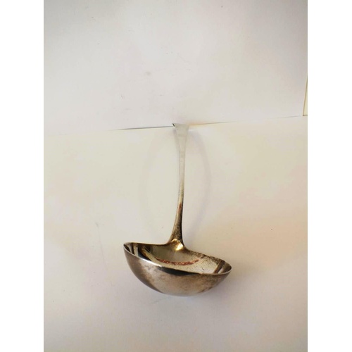 198 - ANTIQUE GEORGIAN SOLID SILVER LADLE LONDON 1815 APPROX WEIGHT 160G LENGTH 14