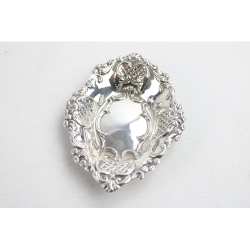 17 - Vintage Hallmarked 1972 Sheffield STERLING SILVER Oval Ornate Pin Dish (51g)