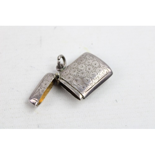 34 - Antique Hallmarked 1897 Birmingham STERLING SILVER Vesta Case (17g)