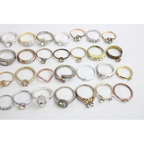 110 - 36 x Vintage & Retro RINGS inc. Stone Set, Faux Gem, Halo, Solitaire (87g)