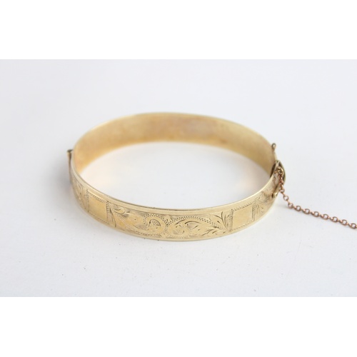 42 - Vintage 9ct GOLD Metal Core BANGLE, Scrolling Foliate Design (31g)