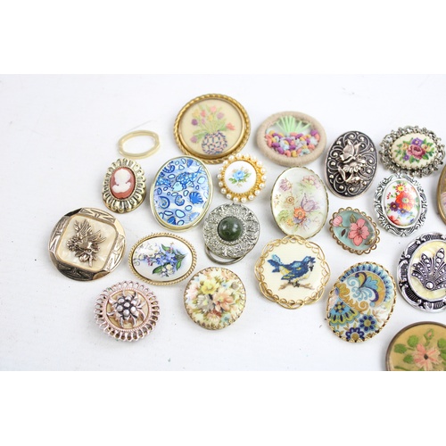 144 - 30 x Vintage & Retro BROOCHES & CLIPS inc. Embroidered, Petit Point, Portrait