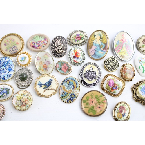 144 - 30 x Vintage & Retro BROOCHES & CLIPS inc. Embroidered, Petit Point, Portrait