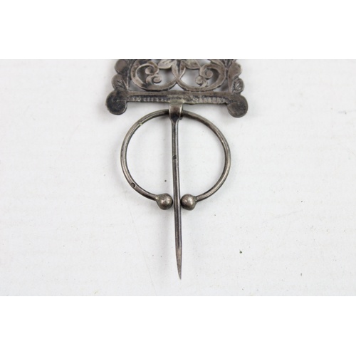 127 - Beautiful Antique Victorian .925 STERLING SILVER Floral Design Cloak Pin (7g)