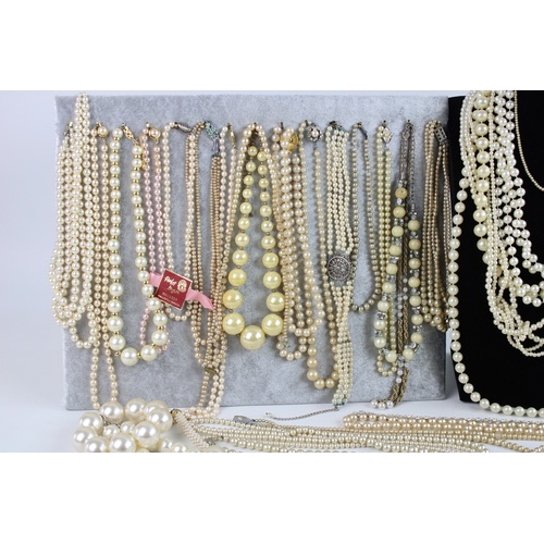 159 - 38 x Vintage & Retro FAUX PEARL JEWELLERY inc. Necklaces, Graduated, Statement