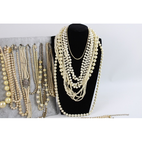 159 - 38 x Vintage & Retro FAUX PEARL JEWELLERY inc. Necklaces, Graduated, Statement