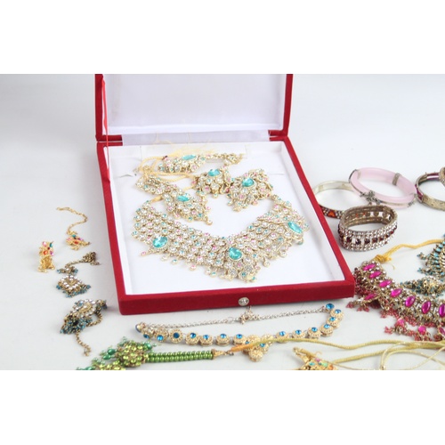 8 - 25 x Vintage EASTERN TRADITION JEWELLERY inc. Stacker, boxed, statement, set