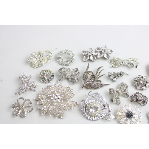 32 - 25 x Vintage & Retro RHINESTONE BROOCHES inc. Silver Tone, Bow, Floral, Art Deco