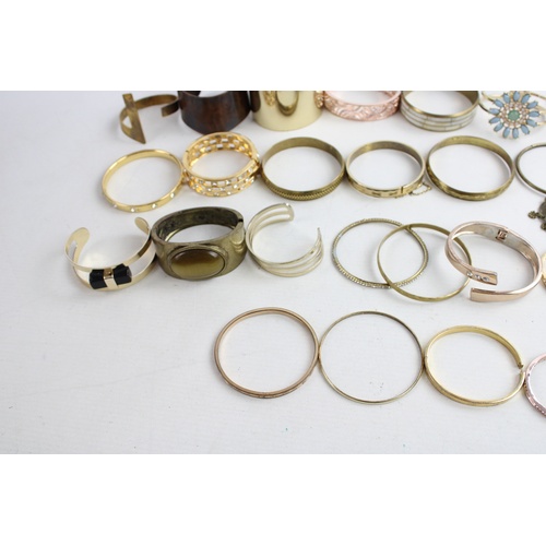 54 - 30 x Vintage & Retro BANGLES inc. Gold Tone, Statement, Stackable