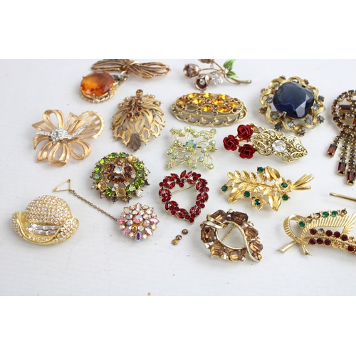 59 - 25 x Vintage & Retro RHINESTONE BROOCHES inc. Gold Tone, Bow, Floral