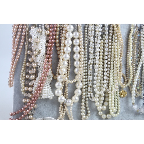 112 - 40 x Vintage & Retro FAUX PEARL Jewellery inc. Necklaces, Bracelets