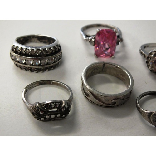 231 - SIX VINTAGE 925 SILVER RINGS