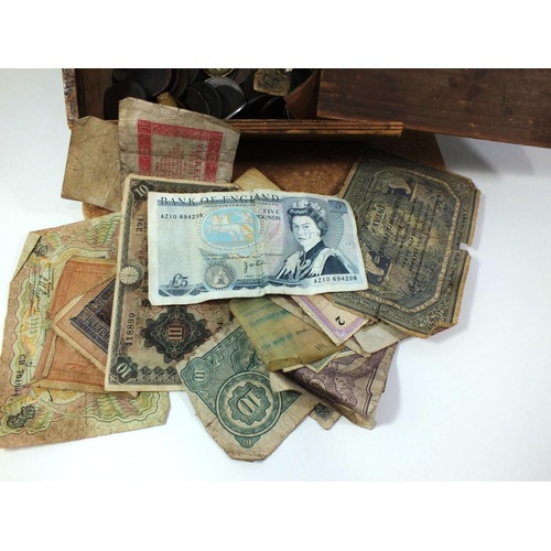 156 - VINTAGE WOODEN BOX FULL OF OLD COINAGE AND NOTES INCLUDES A FIVE NOTE