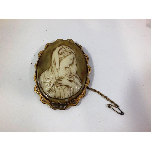 185 - OLD SCOTTISH SONGS BOOK AND CAMEO BROOCH