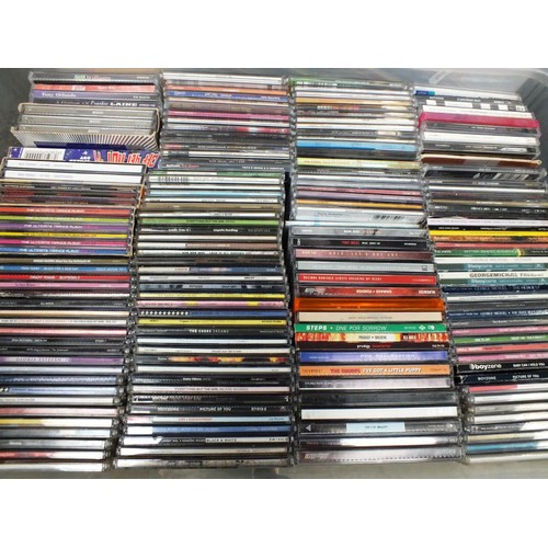 495 - APPROXIMATELY 120 CD'S AND VINYL RECORDS