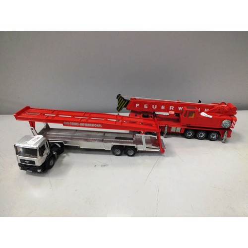 602 - SIKU DIECAST CAR TRANSPORTER AND MOBILE CRANE MADE IN GERMANY, VERY HEAVY, LARGE IN MINT CONDITION