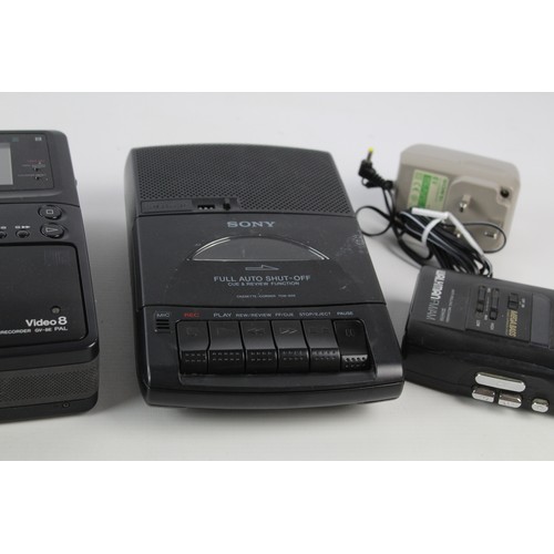 121 - 4 x Vintage SONY RADIOS Inc. Video Walkman, Walkman WM-FX19, Cassette-Corder Etc