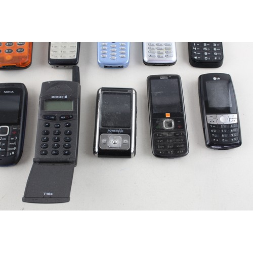 82 - 18 x Assorted MOBILE PHONES Inc Nokia, Sony Ericsson, Motorola, Flip Phones Etc