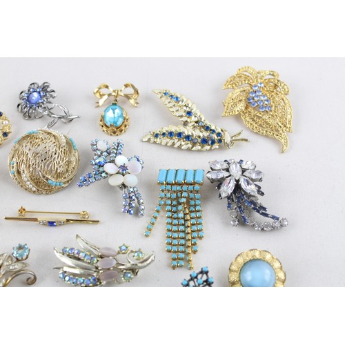 115 - 30 x Vintage & Retro BROOCHES inc. Giardinetto, Blues, Enamel, Faux Pearl