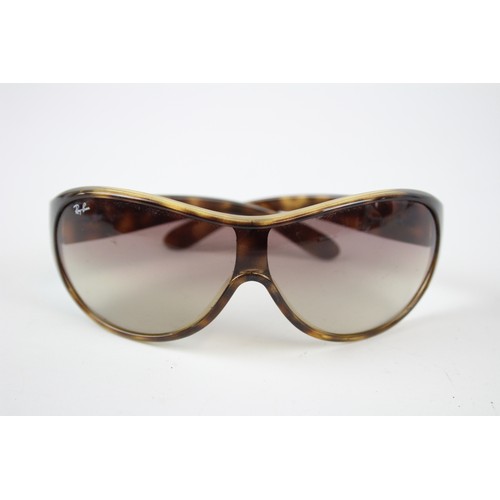 18 - Ladies Stylist RAY-BAN Faux Tortoiseshell Framed Oversized SUNGLASSES