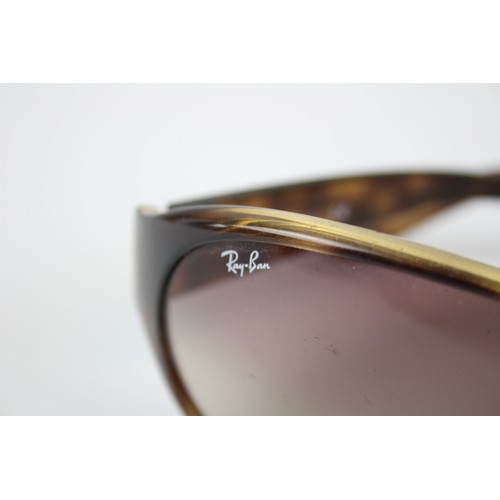 18 - Ladies Stylist RAY-BAN Faux Tortoiseshell Framed Oversized SUNGLASSES