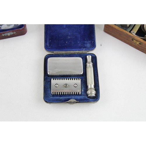 45 - 4 x Antique / Vintage Gents Grooming RAZORS Inc Gillette, Wilkinson's, Bakelite