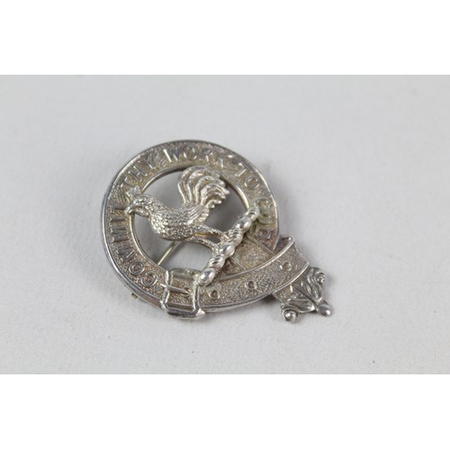 177 - Vintage 1926 Birmingham STERLING SILVER Sinclair Scottish Clan Badge (16g)