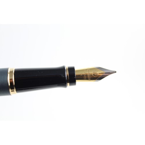 241 - Vintage WATERMAN Expert Blue FOUNTAIN PEN w/ Gold Plate Nib WRITING Boxed