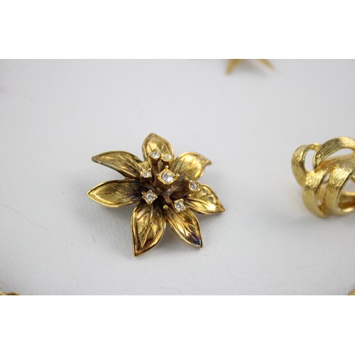 109 - 25 x Vintage & Retro BROOCHES inc. Foliate, Gold Tone, 1980's