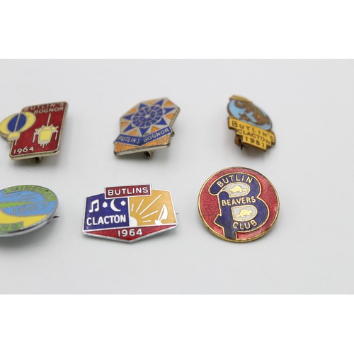 70 - 8 x Assorted Vintage BUTLINS Holiday Camp Badges Inc Enamel, Beavers' Club Etc