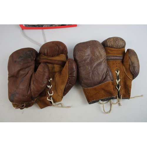 104 - 8 x Assorted Vintage SPORTING ITEMS Inc Boxing Gloves, Skating Boots Etc