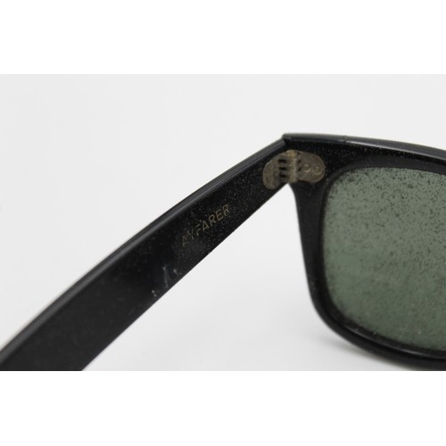 122 - Classic Vintage Bausch & Lomb Black RAY-BAN Wayfarer SUNGLASSES