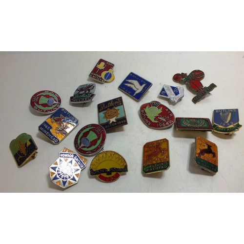 314 - 17 ORIGINAL 1950's & 60's BUTLINS BADGES