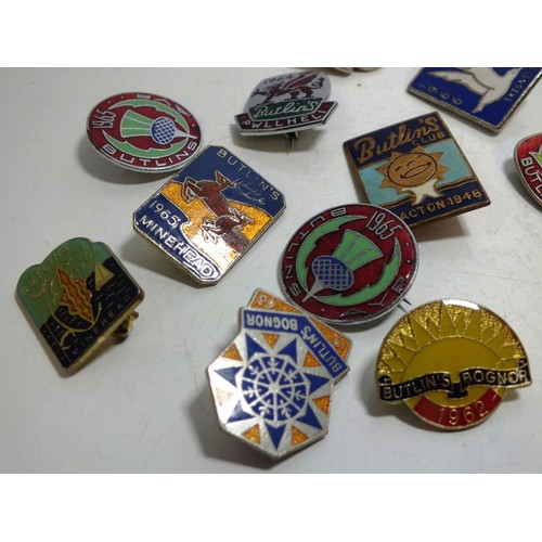 314 - 17 ORIGINAL 1950's & 60's BUTLINS BADGES