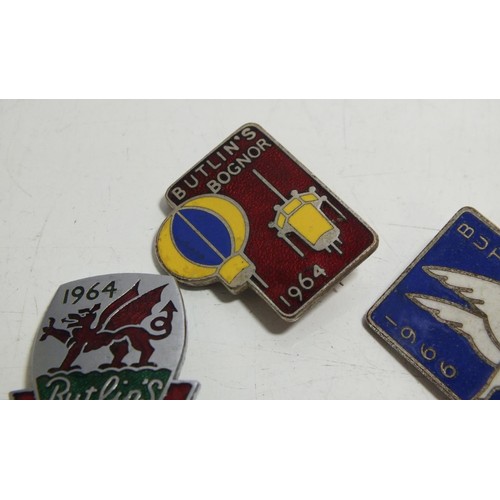 314 - 17 ORIGINAL 1950's & 60's BUTLINS BADGES