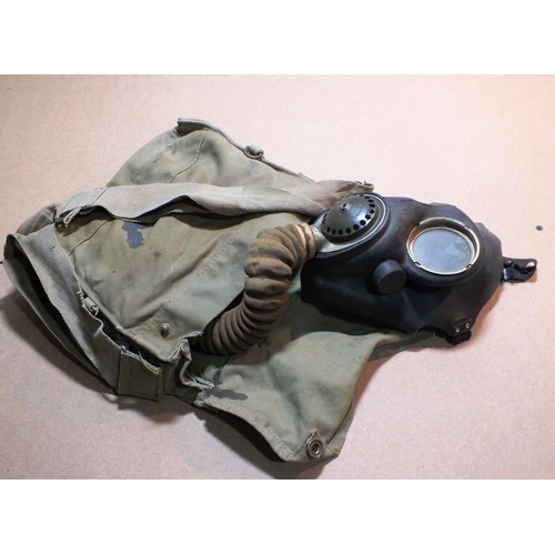 332 - WWII GAS MASK