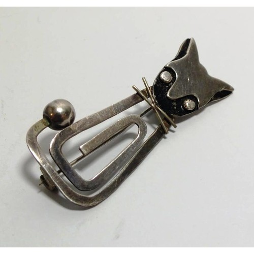 390 - VINTAGE SILVER MEXICAN CAT BROOCH