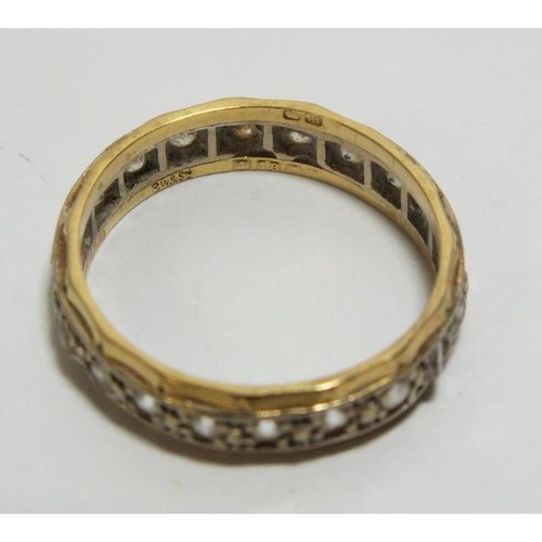 394 - 18ct GOLD ETERNITY RING SIZE K, WEIGHT 3g