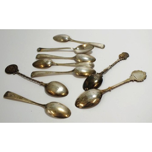 302 - NINE ASSORTED STERLING SILVER TEASPOONS, WEIGHT 113g