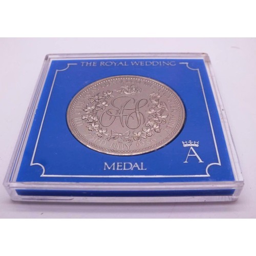 320 - 1986 SILVER CASED ROYAL WEDDING MEDAL