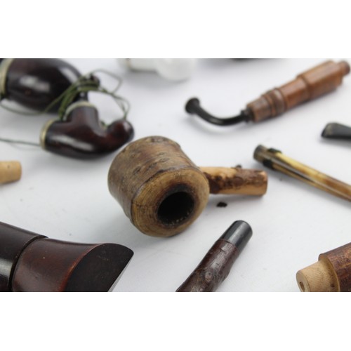 29 - 24 x Assorted Vintage Estate Smoking Pipes & Parts Inc. Carved, Corn Cob, Etc