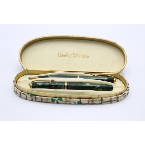 39 - Vintage CONWAY STEWART Dinke 550 Green FOUNTAIN PEN w/ 14ct Gold Nib, Pencil Etc