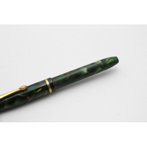 39 - Vintage CONWAY STEWART Dinke 550 Green FOUNTAIN PEN w/ 14ct Gold Nib, Pencil Etc