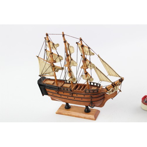 80 - 6x Antique / Vintage Boat & Ship Models Inc Fishing, HMS Victory, Yacht, Sailing