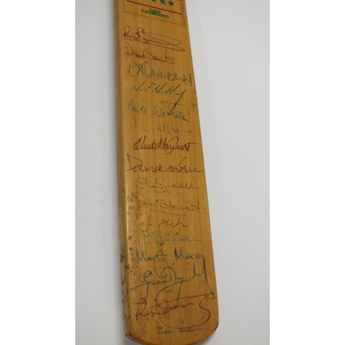 399 - 1970'S SIGNED ENGLAND CRICKET BAT ORIGINAL