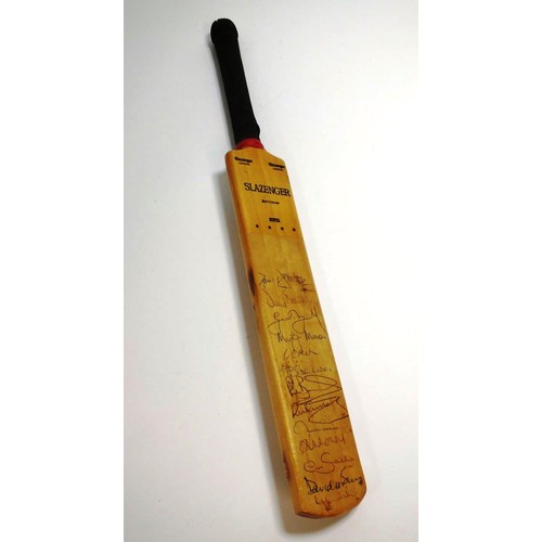 400 - 1970'S SIGNED ENGLAND CRICKET BAT